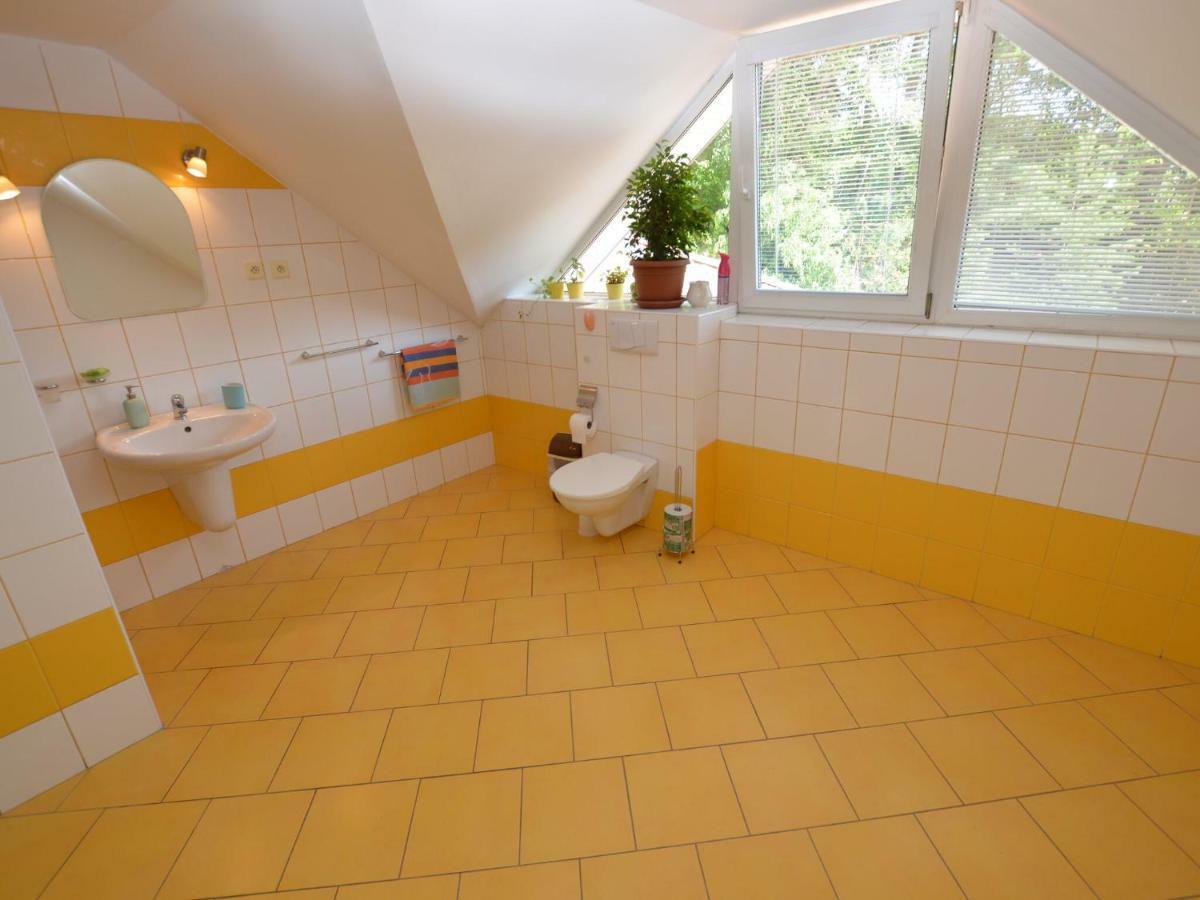 Willa Comfortable Detached House With Large Garden Klokoci Zewnętrze zdjęcie
